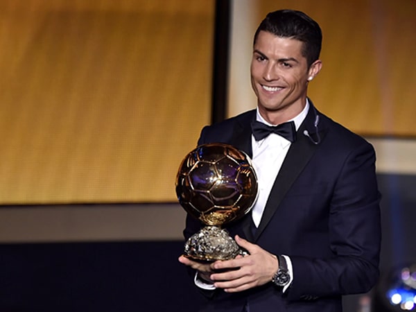 Ronaldo là cầu thủ đạt nhiều danh hiệu nhất thế giới